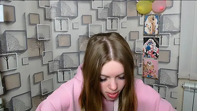 Snapshot of AliceFlirtt_ chatting on March 3, 2025, 8:41 am AliceFlirtt online show from March 3, 2025, 8:41 am