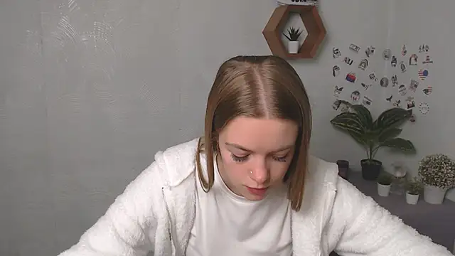 Snapshot of AliceFlirtt_ chatting on September 27, 2025, 9:04 am AliceFlirtt online show from September 27, 2025, 9:04 am