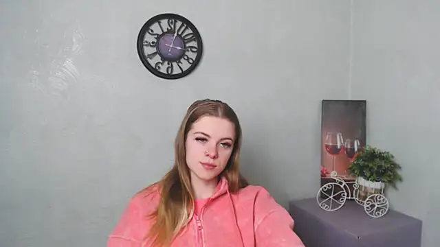 Snapshot of AliceFlirtt_ chatting on February 11, 2025, 2:46 pm AliceFlirtt online show from February 11, 2025, 2:46 pm