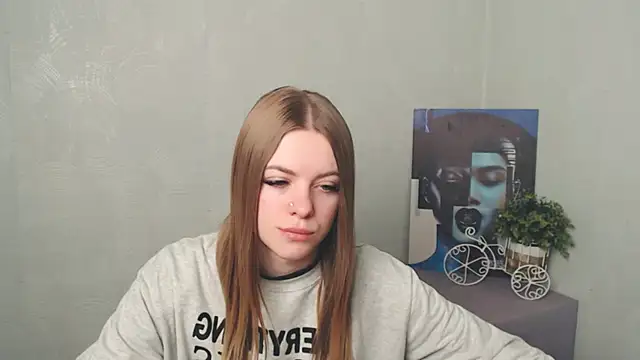 Snapshot of AliceFlirtt_ chatting on March 19, 2025, 8:12 am AliceFlirtt online show from March 19, 2025, 8:12 am