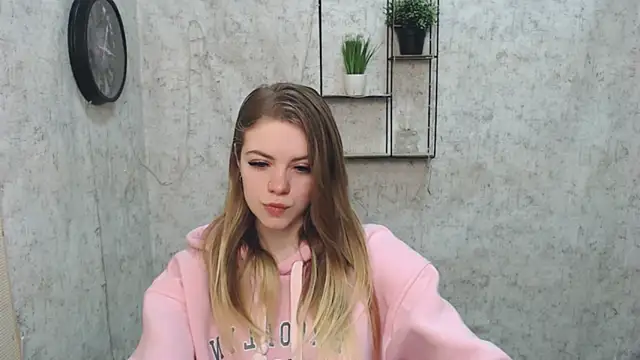 Snapshot of AliceFlirtt_ chatting on February 8, 2025, 7:37 am AliceFlirtt online show from February 8, 2025, 7:37 am