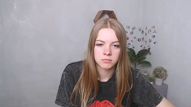 Snapshot of AliceFlirtt_ chatting on September 10, 2025, 9:19 am AliceFlirtt online show from September 10, 2025, 9:19 am