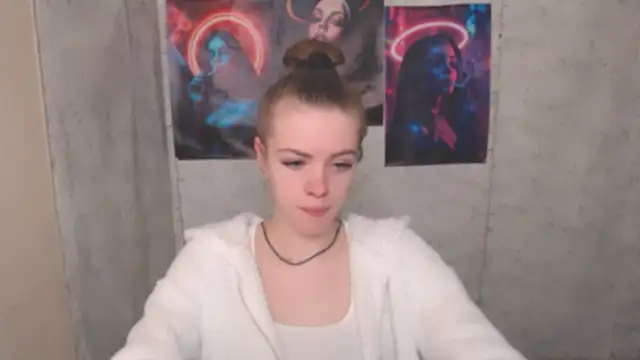 Snapshot of AliceFlirtt_ chatting on November 26, 2025, 11:10 am AliceFlirtt online show from November 26, 2025, 11:10 am