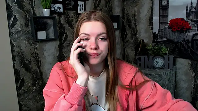 Snapshot of AliceFlirtt_ chatting on October 15, 2025, 7:38 am AliceFlirtt online show from October 15, 2025, 7:38 am