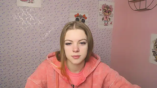 Snapshot of AliceFlirtt_ chatting on February 11, 2025, 7:54 am AliceFlirtt online show from February 11, 2025, 7:54 am