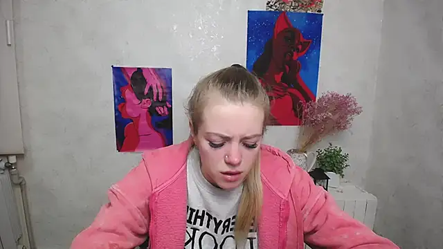 Snapshot of AliceFlirtt_ chatting on October 6, 2025, 7:42 am AliceFlirtt online show from October 6, 2025, 7:42 am