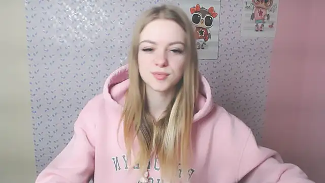 Snapshot of AliceFlirtt_ chatting on February 7, 2025, 9:05 am AliceFlirtt online show from February 7, 2025, 9:05 am