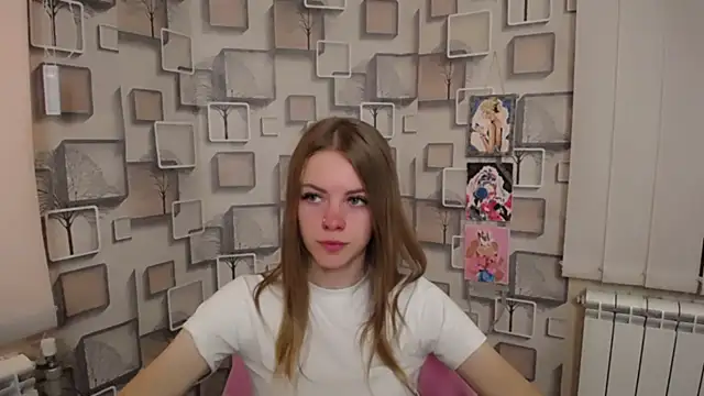 Snapshot of AliceFlirtt_ chatting on October 7, 2025, 7:20 am AliceFlirtt online show from October 7, 2025, 7:20 am