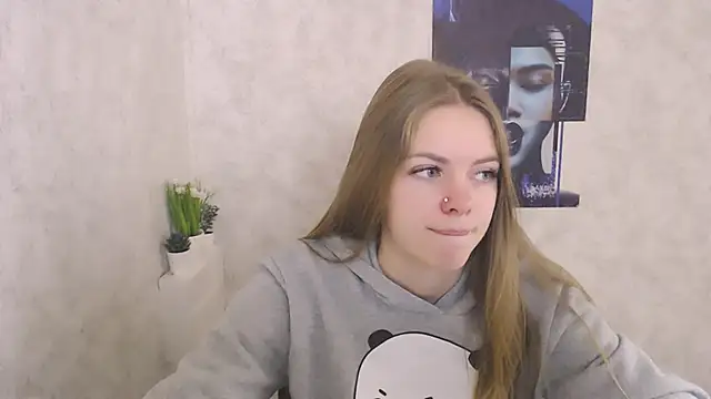 Snapshot of AliceFlirtt_ chatting on October 13, 2025, 6:59 am AliceFlirtt online show from October 13, 2025, 6:59 am