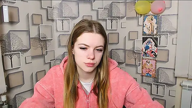 Snapshot of AliceFlirtt_ chatting on February 22, 2025, 7:56 am AliceFlirtt online show from February 22, 2025, 7:56 am