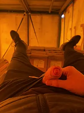 Snapshot of cussy007 chatting on December 19, 2025, 1:35 pm cussy007 online show from December 19, 2025, 1:35 pm