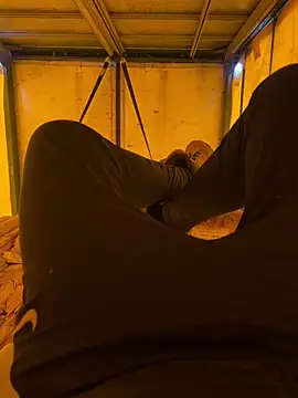 Snapshot of cussy007 chatting on December 17, 2025, 1:27 pm cussy007 online show from December 17, 2025, 1:27 pm