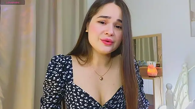 Snapshot of KateBleare chatting on March 10, 2025, 3:30 pm KateBleare online show from March 10, 2025, 3:30 pm