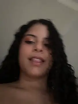 PittAndLunaa online show from March 18, 2026, 1:35 pm