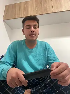 lacikaboyy online show from January 20, 2025, 9:43 pm