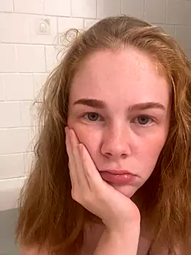 daddyscumprincess online show from November 3, 2025, 1:11 am