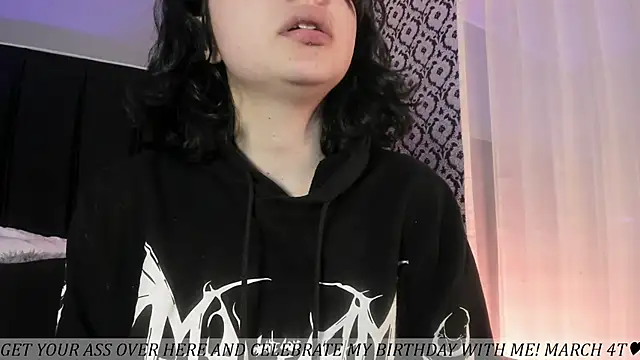 Adeelinee online show from February 28, 2026, 8:52 pm