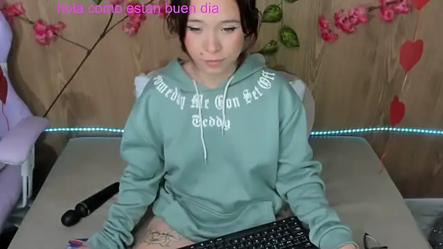 jenelotizz06 online show from March 5, 2025, 2:57 am