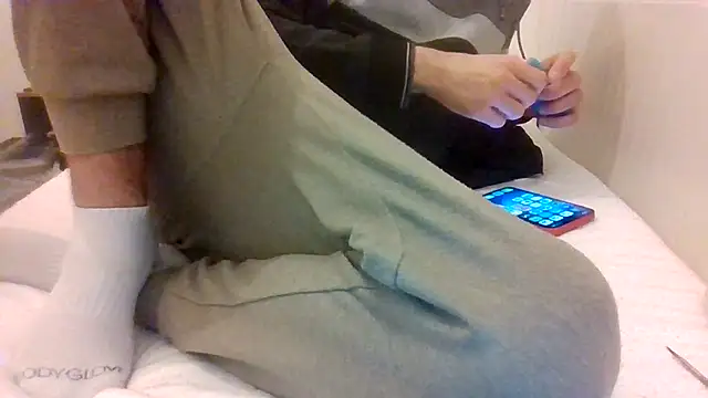 Snapshot of VersGuy24 chatting on February 24, 2026, 6:53 pm VersGuy24 online show from February 24, 2026, 6:53 pm