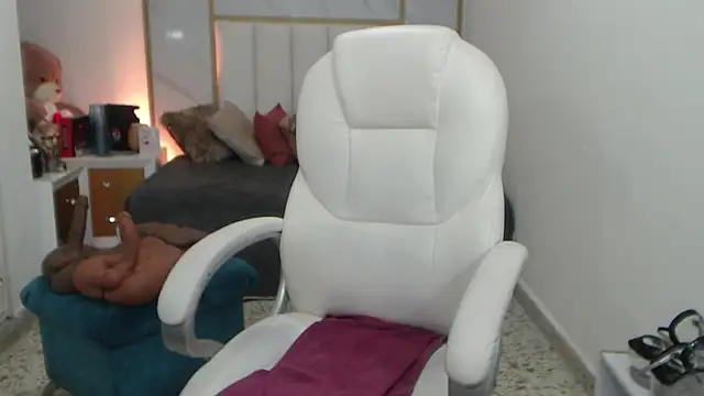 annita cooper  online show from March 4, 2025, 6:29 pm