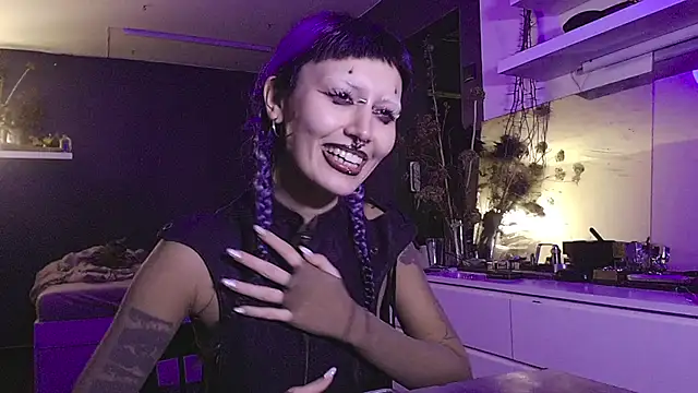 Snapshot of god_x_girl chatting on December 20, 2024, 6:24 pm god x girl online show from December 20, 2024, 6:24 pm