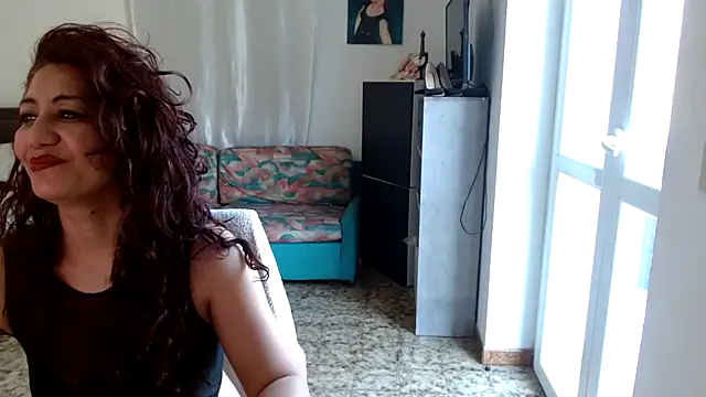 Snapshot of danasantoreal chatting on March 25, 2026, 8:25 am danasantoreal online show from March 25, 2026, 8:25 am