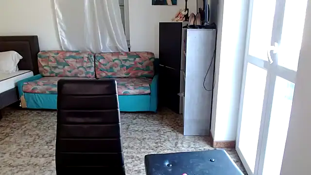 Snapshot of danasantoreal chatting on April 1, 2026, 8:15 am danasantoreal online show from April 1, 2026, 8:15 am