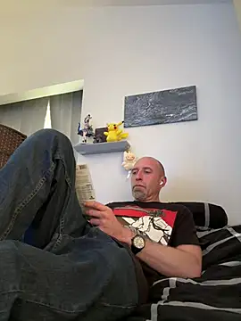 Snapshot of El_Gizmo chatting on March 15, 2026, 7:21 pm El Gizmo online show from March 15, 2026, 7:21 pm