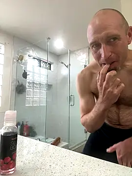 El Gizmo online show from November 24, 2025, 5:35 pm