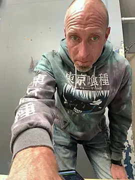 El Gizmo online show from October 26, 2025, 3:51 am