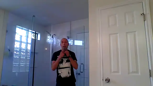 El Gizmo online show from June 3, 2026, 12:33 am