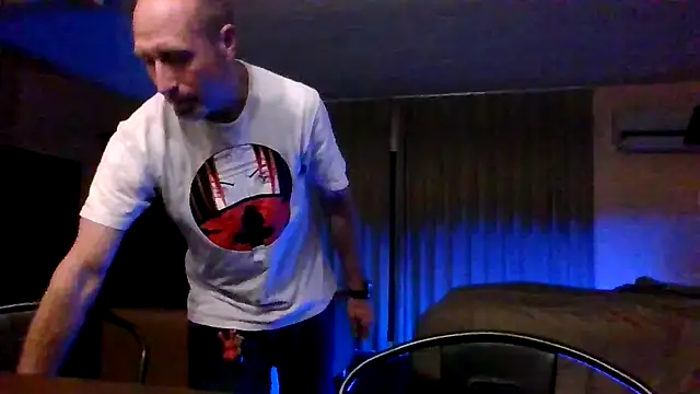 Snapshot of El_Gizmo chatting on March 27, 2026, 7:28 am El Gizmo online show from March 27, 2026, 7:28 am