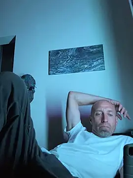 El Gizmo online show from October 25, 2025, 7:18 am