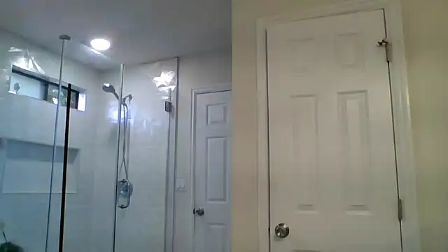 Snapshot of El_Gizmo chatting on April 8, 2026, 5:58 pm El Gizmo online show from April 8, 2026, 5:58 pm