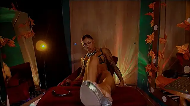 Snapshot of HeidiCox chatting on February 2, 2025, 10:28 pm HeidiCox online show from February 2, 2025, 10:28 pm