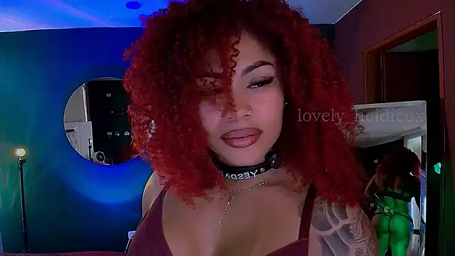 Snapshot of HeidiCox chatting on November 16, 2025, 7:51 pm HeidiCox online show from November 16, 2025, 7:51 pm