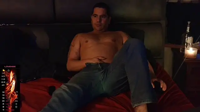 Snapshot of Hard_to_Handlexxx chatting on December 16, 2024, 12:06 pm Hard to Handlexxx online show from December 16, 2024, 12:06 pm