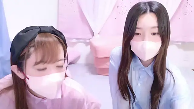 akaneppi  online show from February 19, 2025, 1:28 pm