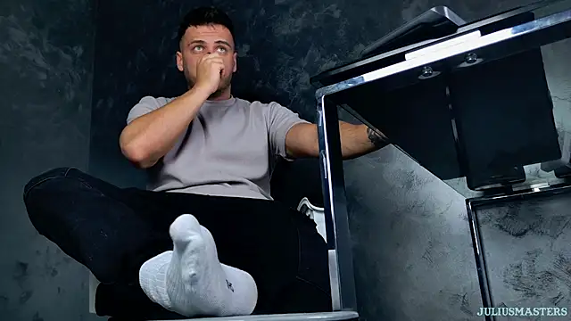 Snapshot of juliusmasters chatting on February 8, 2026, 9:01 pm juliusmasters online show from February 8, 2026, 9:01 pm