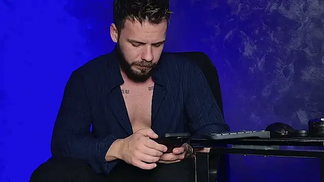 juliusmasters online show from December 20, 2025, 9:50 pm