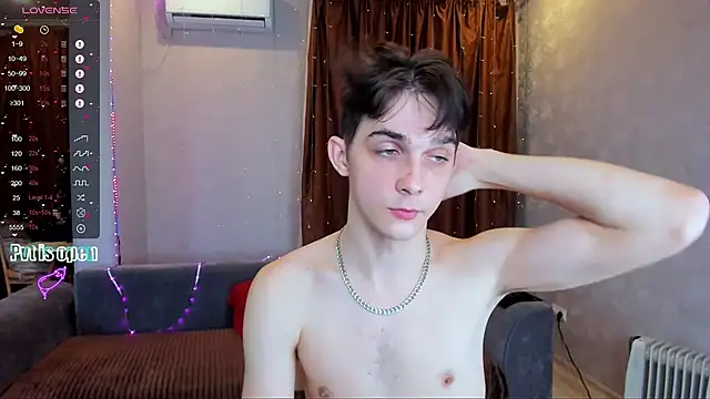 Snapshot of Aaron_Boom chatting on February 14, 2026, 4:40 pm Aaron Boom online show from February 14, 2026, 4:40 pm