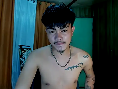 cutievrinx online show from November 27, 2025, 4:13 am