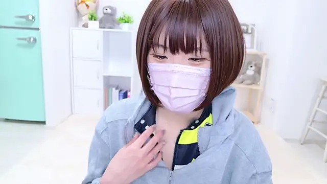 841 yayoi online show from January 27, 2025, 12:37 pm