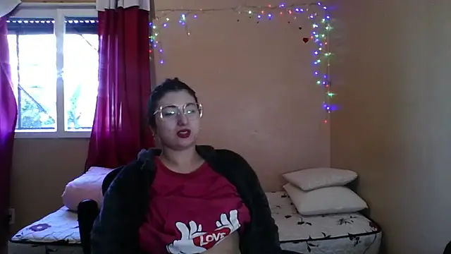 imsohornydacom online show from May 11, 2026, 4:04 pm