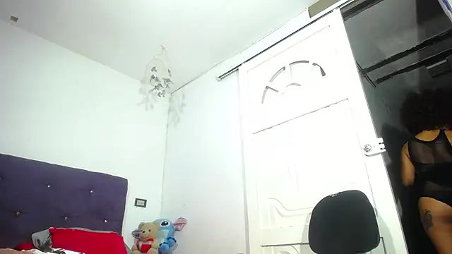 Squirter pussybomb online show from May 22, 2026, 3:48 am