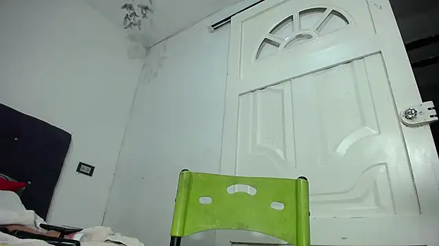 Squirter pussybomb online show from May 15, 2026, 5:16 am