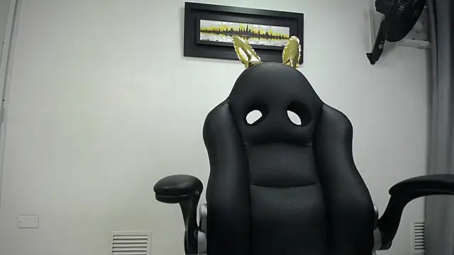 dayadubey  online show from March 18, 2025, 10:07 am