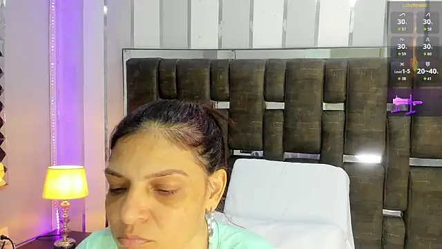 Snapshot of KatteMoss chatting on May 10, 2026, 8:22 pm KatteMoss online show from May 10, 2026, 8:22 pm