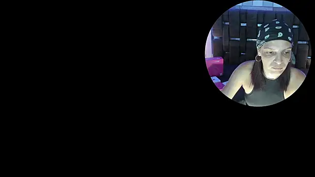 Snapshot of KatteMoss chatting on April 28, 2026, 9:08 pm KatteMoss online show from April 28, 2026, 9:08 pm