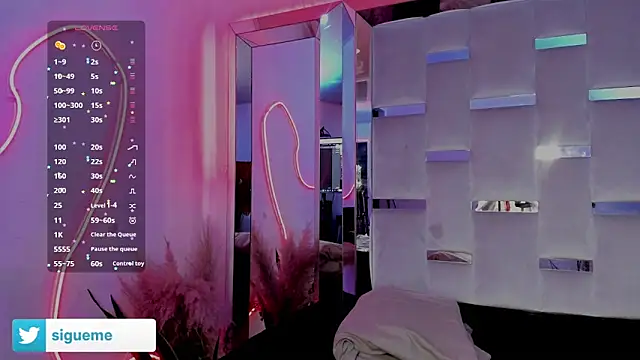 Sara Foxx1 online show from April 22, 2026, 11:00 pm